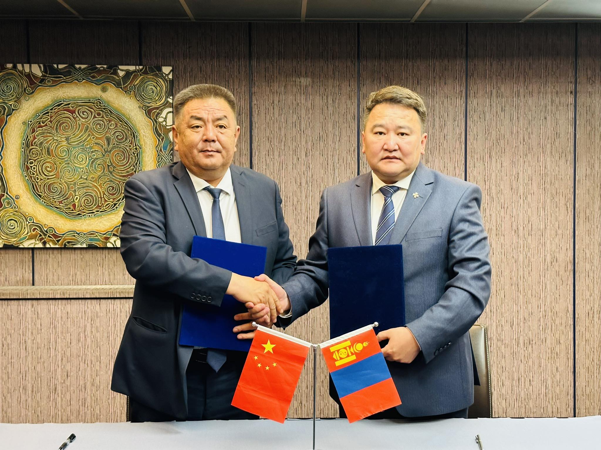 БНХАУ-ЫН ӨМӨЗО-НЫ АЛЬШАА АЙМАГТАЙ БАЯНХОНГОР АЙМАГ ХАМТАРЧ АЖИЛЛАХ САНАМЖ БИЧИГ БАЙГУУЛЛАА