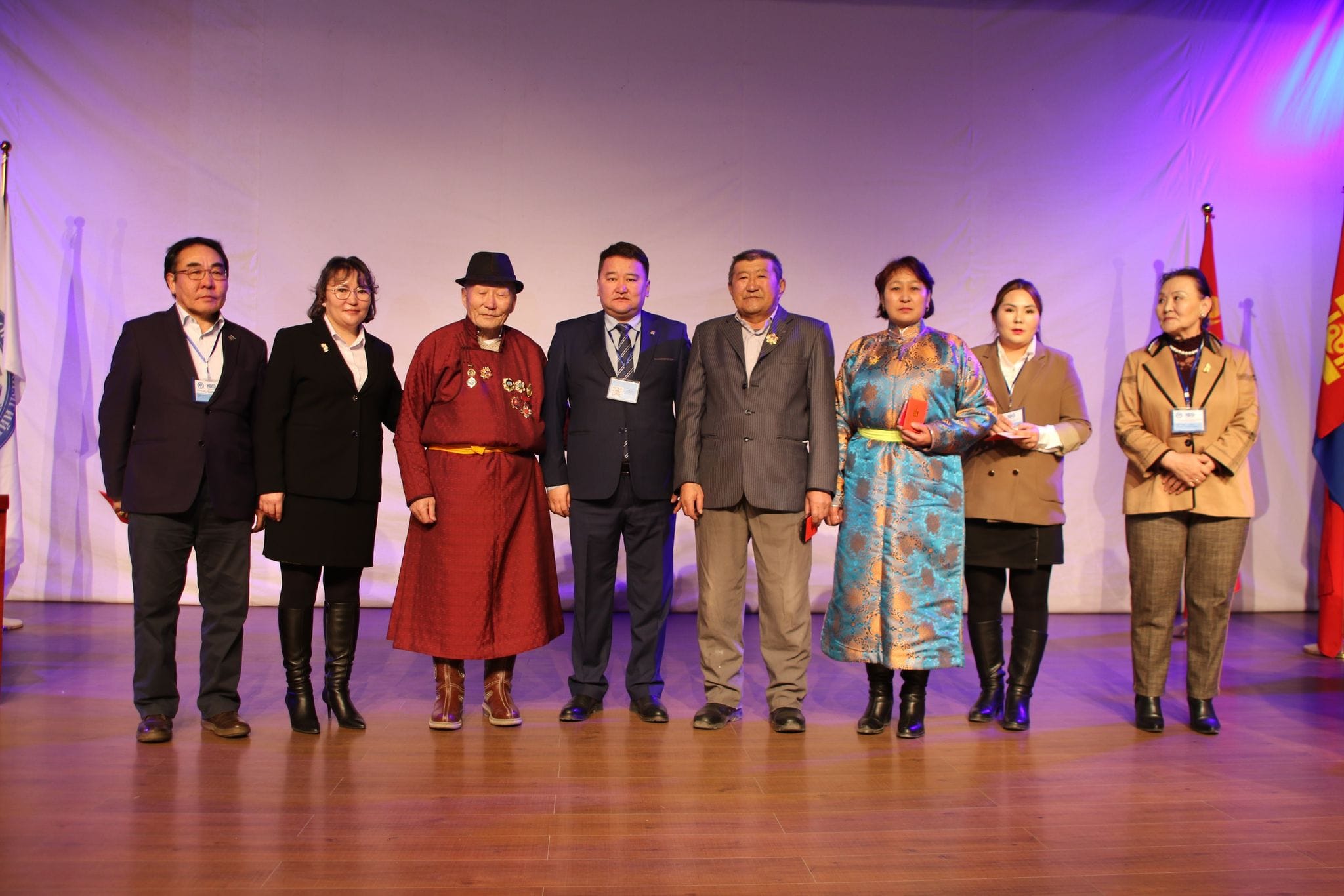 МАЛЫН ЭМЧ, МЭРГЭЖИЛТНҮҮДИЙН СУРГАЛТ ЗӨВЛӨГӨӨНИЙГ ЗОХИОН БАЙГУУЛЖ, МАЛЫН 10 ЭМЧ МАГИСТРЫН ЗЭРЭГТЭЙ БОЛОВ