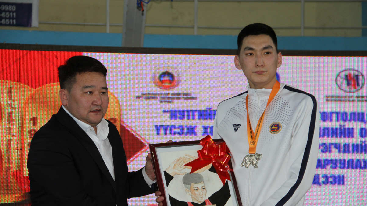 АЙМГИЙН АВАРГА ШАЛГАРУУЛАХ ВОЛЕЙБОЛЫН ТЭМЦЭЭН 04.01-03-НЫ ӨДРҮҮДЭД БАЯНХОНГОР АЙМАГТ БОЛЖ ӨНДӨРЛӨЛӨӨ